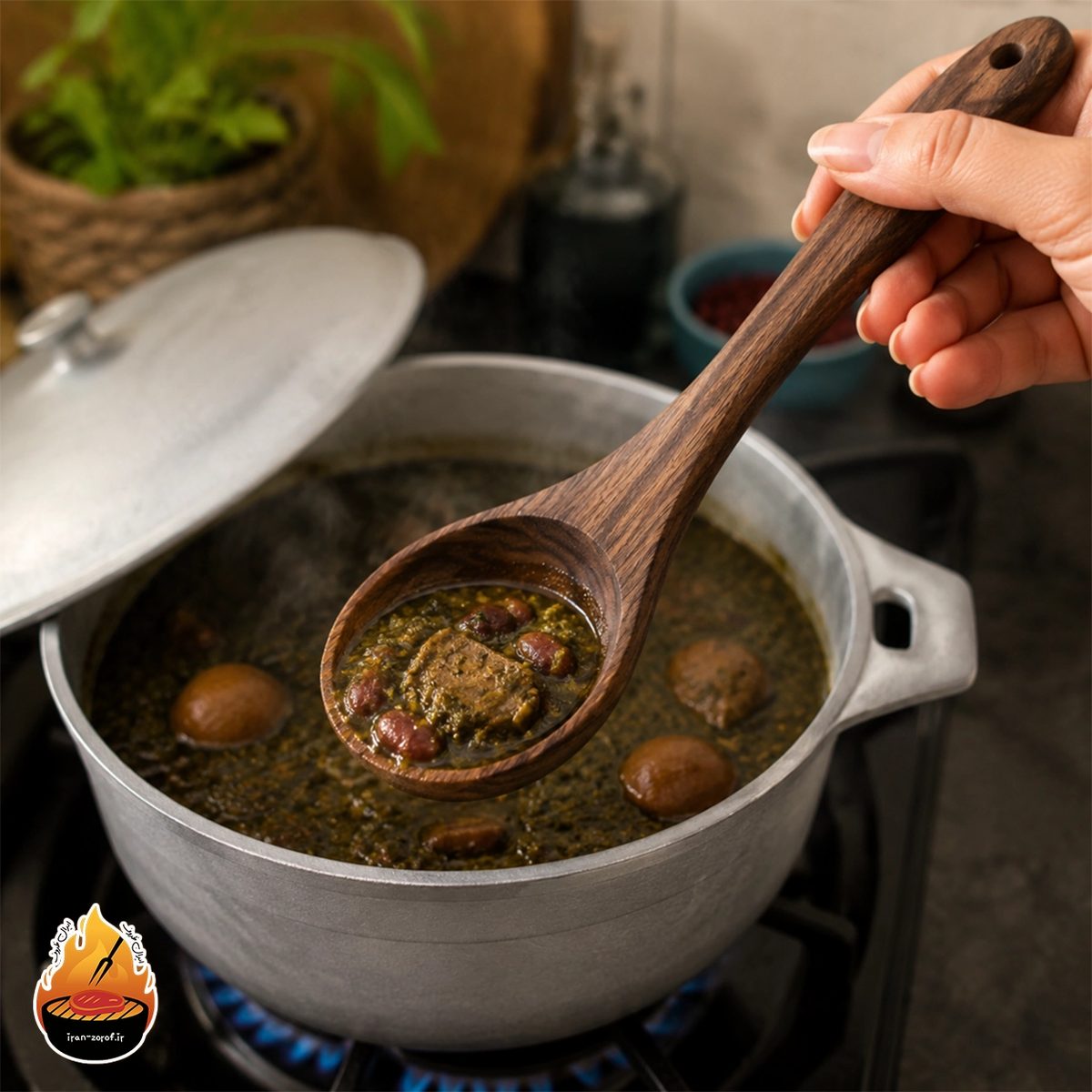 ملاقه خورشت خوری چوب گردو دست ساز مدل ساده(سایز 25) — ایران ظروف