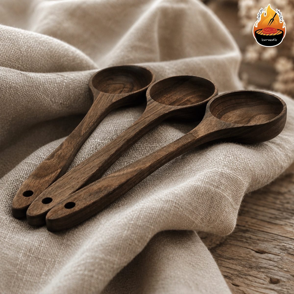 ملاقه خورشت خوری چوب گردو دست ساز مدل ساده(سایز 25) — ایران ظروف