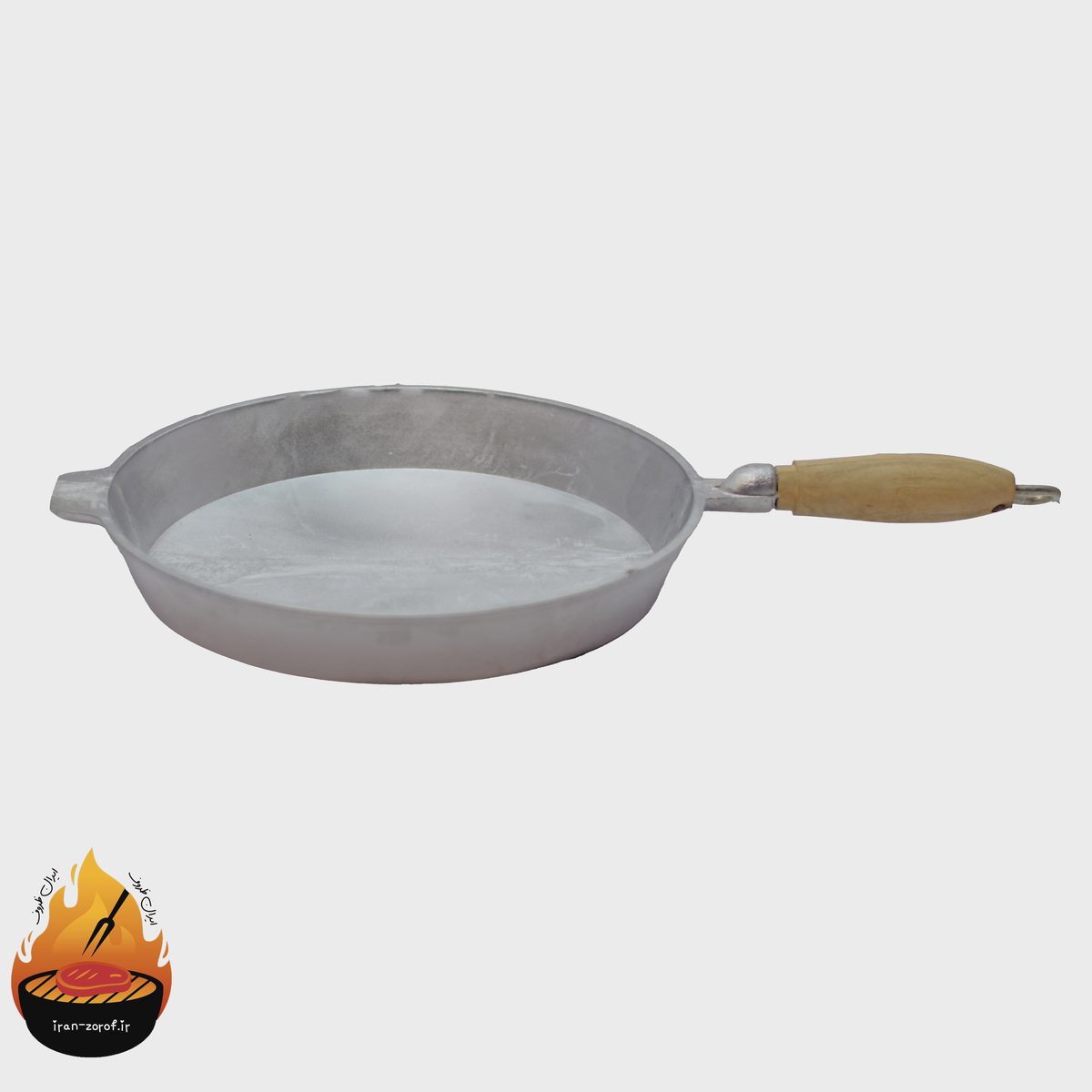 تابه چدن روسی دسته چوبی مدل توس — زاویه دیگر محصول در ایران ظروف