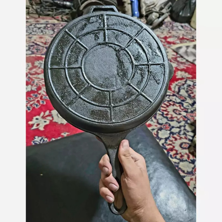 تابه چدن دستهدار حرفهای برای پخت و پز سالم